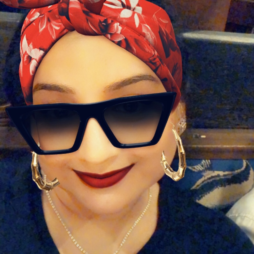 Meet your Posher, Sonia